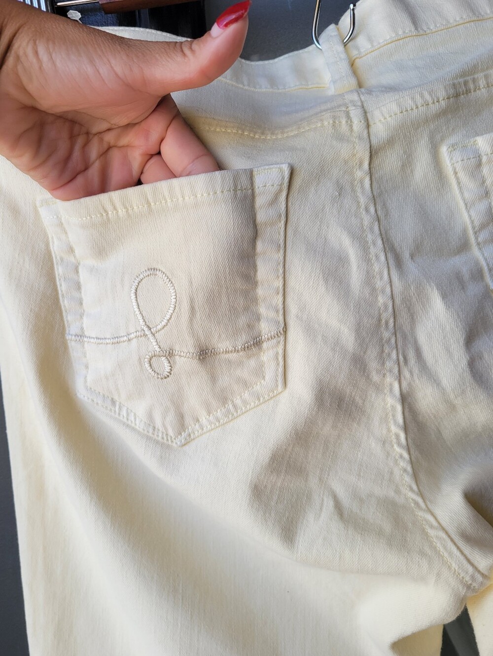 Lilly Pulitzer Pastel Yellow Womens Jeans Frayed Hem Size 10 Gold Tone Logo Mint - Picture 8 of 11